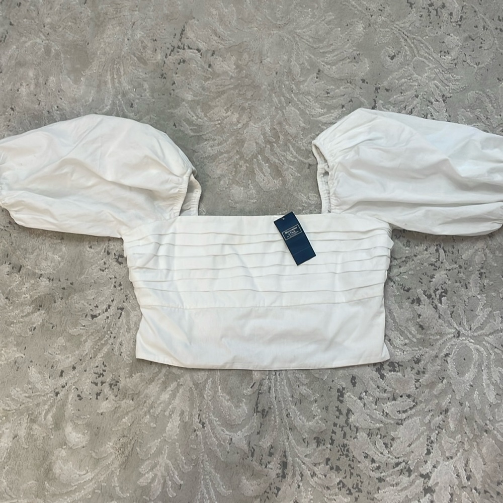 White puff sleeve square neck Abercrombie and Fitch!